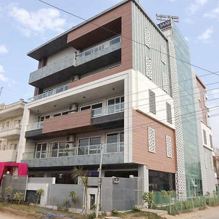 Vaabi Saabi Hotel Gurgaon Exterior foto